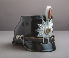 Polizei-Tschako (Schleswig-Holstein, 1950er Jahre), Landeskokarde eingesteckt, l