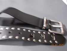 Kunstledergürtel schwarz mit Nieten 137cm von Rock Rebel (EMP)