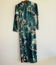 Chinesisches Cheongsam (Qipao)