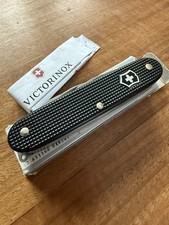 Victorinox Freunde Pioneer X
