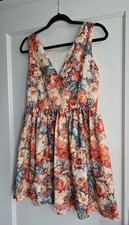 Blumenkleid, Knielanges