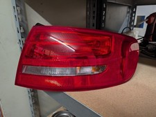 Rückleuchte rechts außen