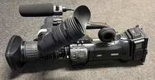 JVC GY-HM750 Kamera mit viel