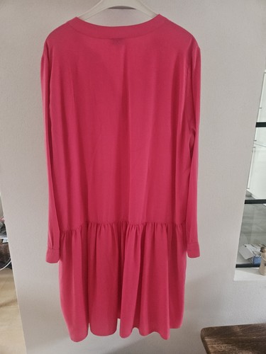 Neuwertiges kleid der marke - neuwertiges,