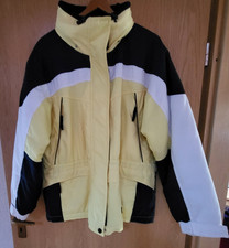 Anorak Gr. 42 mit Kapuze im Kragen