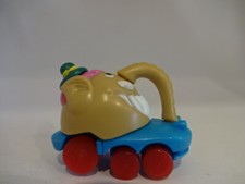 Miniatur Tiere auf Rollfahrzeug / Brauner Zirkus Elefant