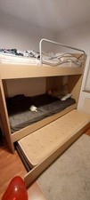 Etagenbett mit 3 Betten zu verkaufen. In sehr gutem Zustand. . Preis 400 Euro.