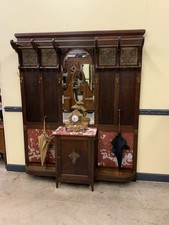 Antik - breite  Garderobe