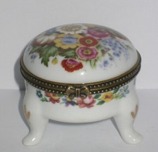 Porzellandose 3 Fuß Zierdose Pillendose Sammlerdose Blumendekor Antik-Stil 6x5