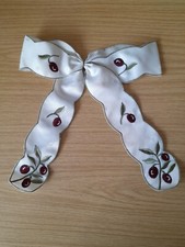 große Dekoschleife, bestickt, Oliven, 23x24cm, Nr. 3