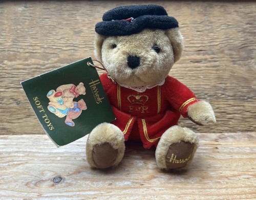 Harrods beefeater guard - harrods,