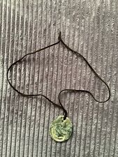 Längere Kette, Lederband, Anhänger SCHEIBE, Lagenlook