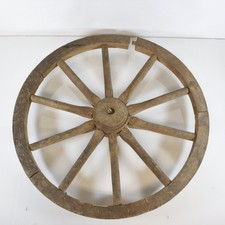 Wagenrad aus Holz unbeschlagen