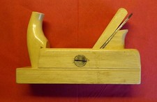 kleiner alter Holzhobel einschl. Hobelmesser - gebraucht