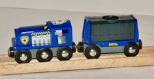 BRIO Polizei Lok mit Waggon