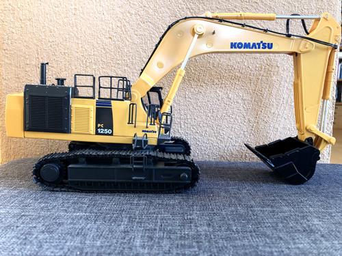 Komatsu hydraulic excavator - komatsu,