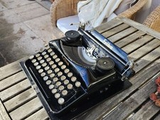 Erika ca. 1930 Schreibmaschine