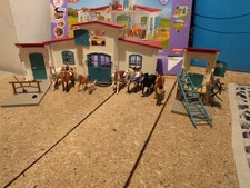 Schleich Pferdestall 42567 mit 6 Pferden