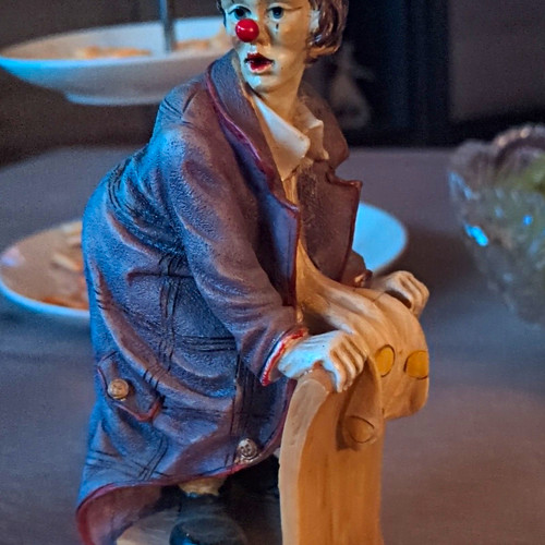 Bemalte clown harlekin figur - bemalte,