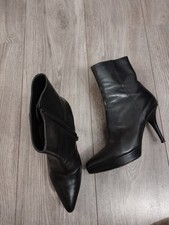 Yves Saint Laurent , Schuhe