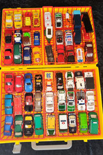 Konvolut Spielzeugautos in Aufbewahrungskoffer