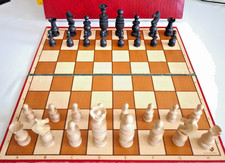 Antikes Holzschachspiel um