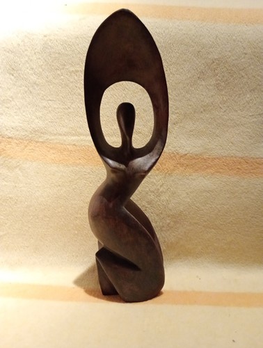 Alte skulptur aus holz - alte,