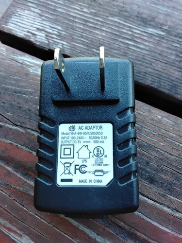 Plug adaptor for petainer - a/c,
