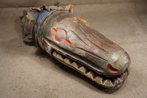 Antikes holz krokodil - krokodil,