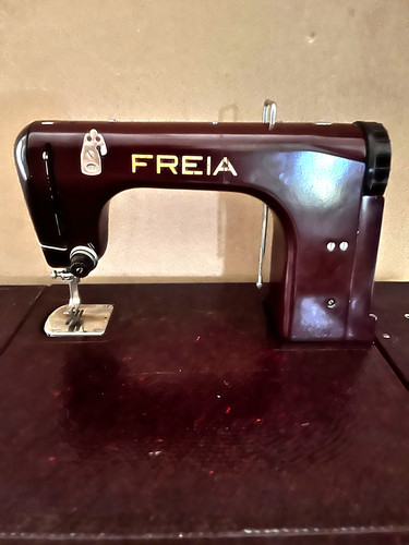 Ddr nähmaschine freia - ddr,