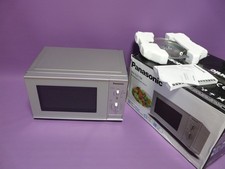 Panasonic NN-E221MMEPG Solo Mikrowelle Silber 800 Watt, 20 Liter, 5 Stufen