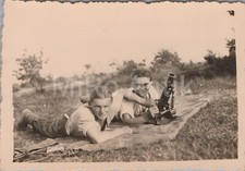 Foto, Soldaten und ein Granatwerfer 36, XT55062