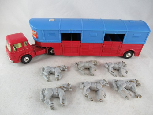 Corgi toys chipperfields - toys,