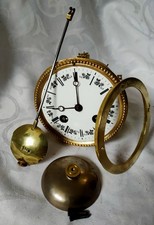 schönes kleines Uhrwerk für