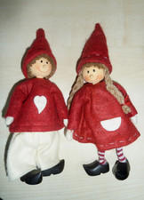 2 Wichtel Figuren 26 cm 28 cm Weihnachten Puppen Deko Pärchen Zöpfe Mützen rot