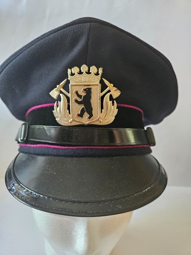 Alte feuerwehr schirmmütze - alte, feuerwehr-schirmmütze
