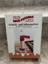 Gebäck und sahnespritze - und,