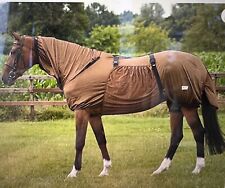 QHP Ekzemdecke mit Halsteil und abnehmbaren Bauchlatz