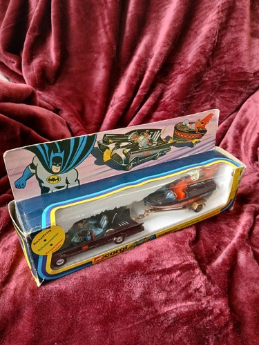 Corgi batman batmobile - corgi,