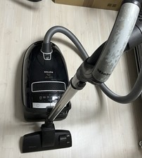 Miele S8 8730 Schwarz