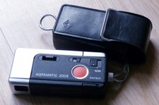 Agfa Agfamatic 2008 Pocket Kamera silber / schwarz Vintage mit Etui