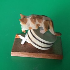 Erzgebirge Emil Helbig, Katze auf Trog, mit Gans Holzfigur, Grünhainichen