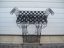 Tabletttisch Blumenwiege Metall schwarz shabby stabil Tisch Tablett Drahtkorb