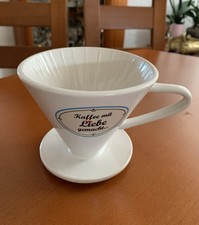 Porzellan Kaffeefilter „ Kaffee mit Liebe gemacht“ 4 Loch weiß Vintage Top