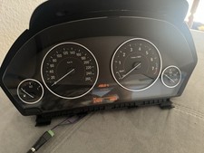 Original BMW F30 F31 F32 F34 F36 6WA Sport Line Tacho Benzin 27973km