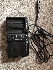 Nikon MH-22 Ladegerät für EN-EL4a - OHNE Akkus