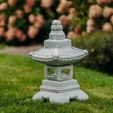 Yukimi jap. Steinlaterne