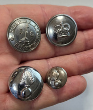 4 Knöpfe von BELGIEN Politie Uniform Police Polizei Abzeichen LIEGE - Lüttich