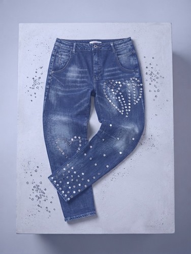 Damenjeans mit nieten verziert - damenjeans,