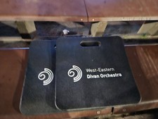 Charity. 2 SITZKISSEN  aus der Waldbühne BERLIN